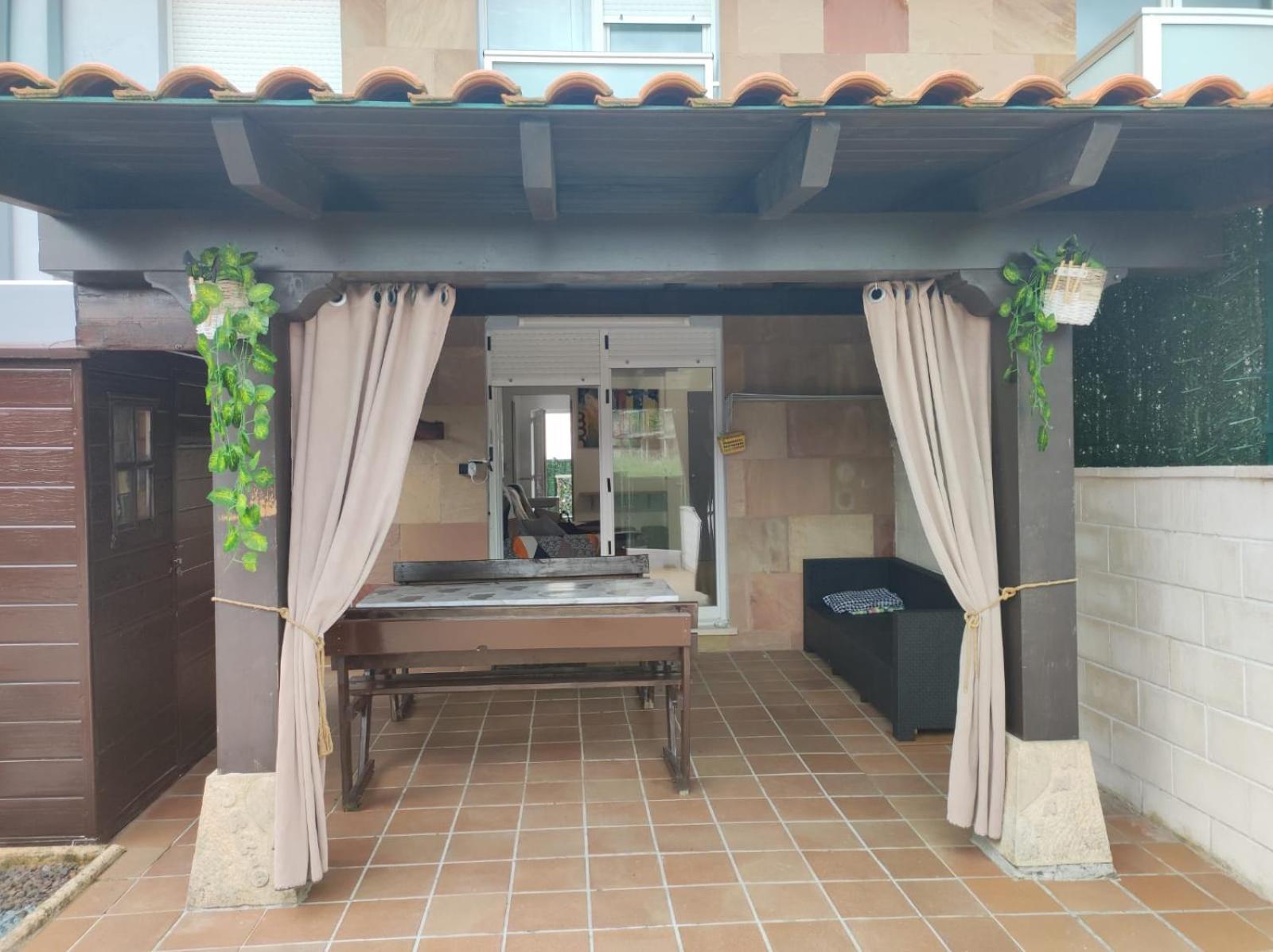 Chalet Bajo Con Jardin, Patio, Cenador Y Barbacoa. Viveda Экстерьер фото